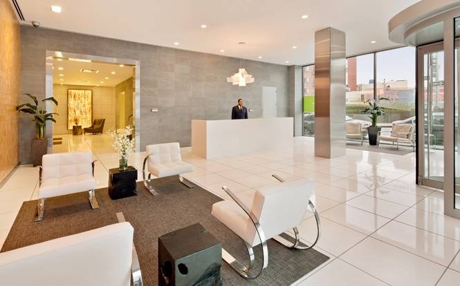 **LIC** One bedroom *Sunny* with W/D aprtment at the L-Haus for Rent** **