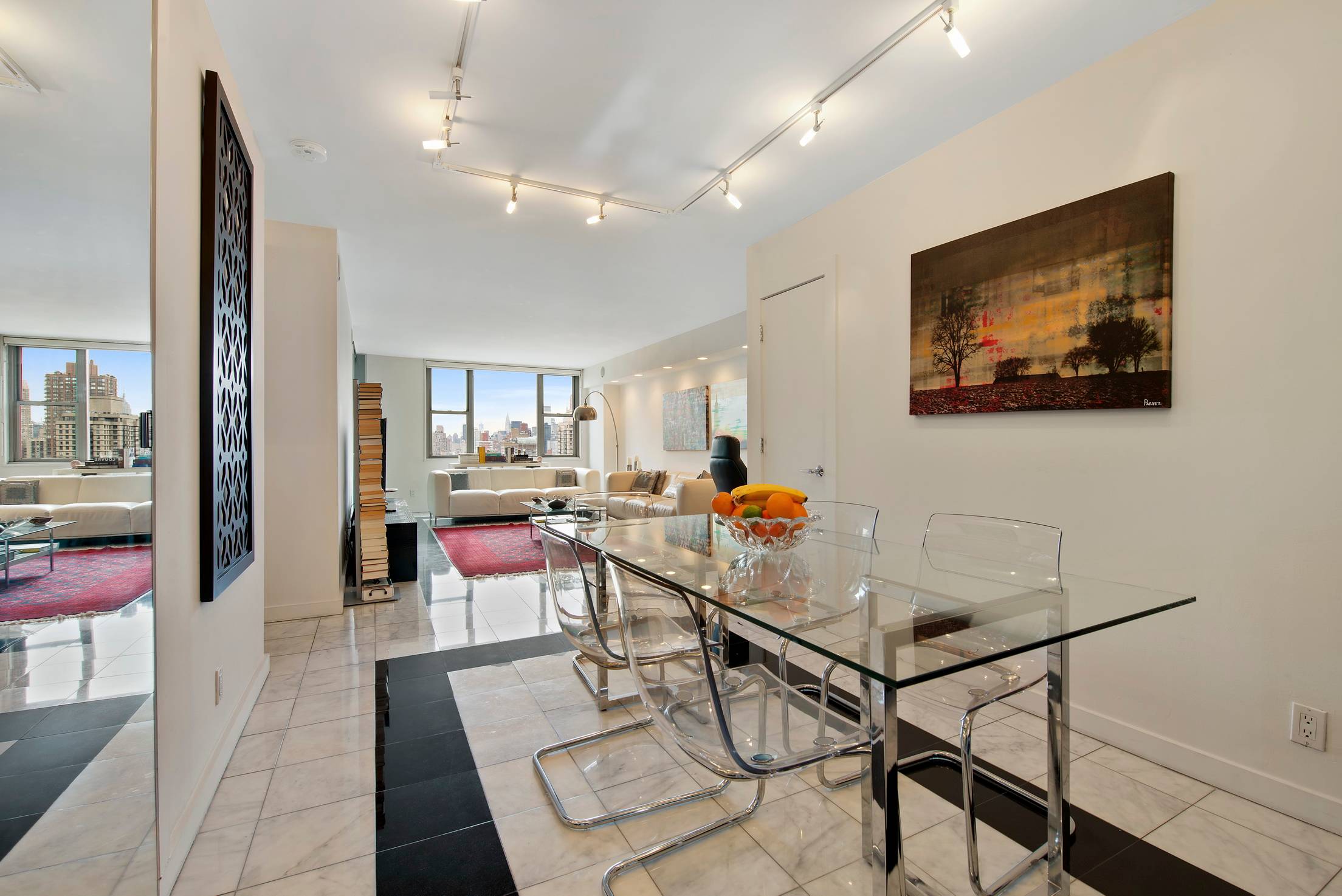Fully Renovated 2 Bed/2 Bath on 33rd Floor with Spectacular Views of the City