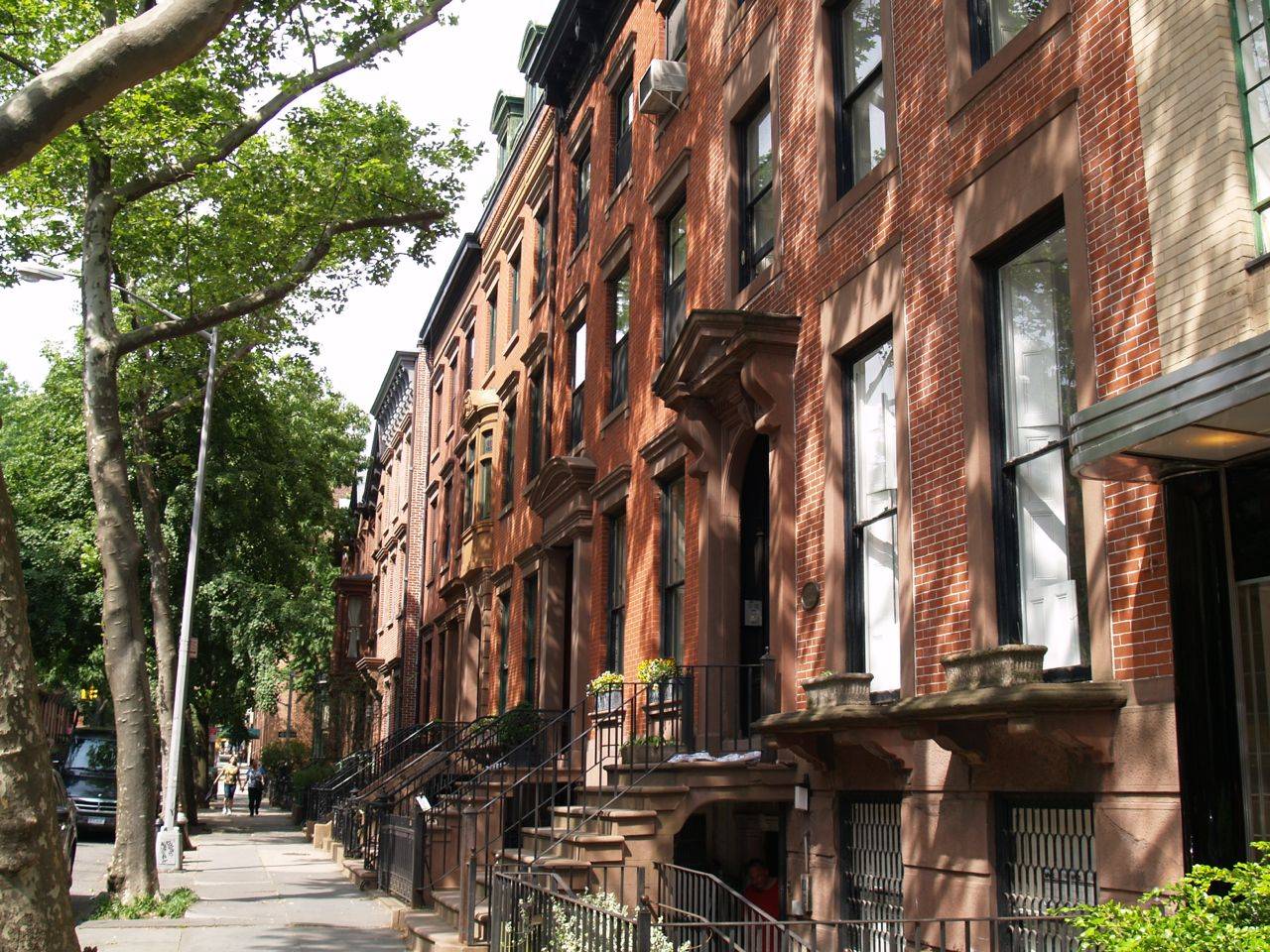 Amazing One Bedroom, One And A Half Bathroom Residence With Private Backyard For Rent In Brooklyn Heights - NO FEE AND ONE MONTH FREE RENT!!!!