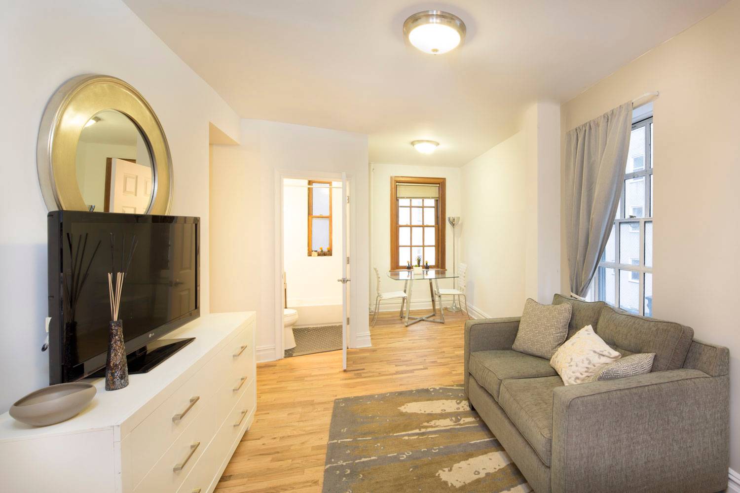 Junior One Bedroom For Rent In Brooklyn Heights - NO FEE AND ONE MONTH FREE!!! September 1st Occupancy