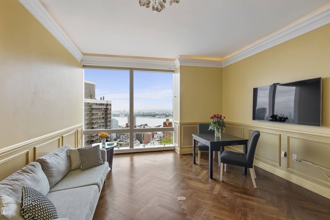 BEST PRICE PER SQUARE FOOT AT THE TIME WARNER CENTER! GORGEOUS RIVER VIEWS FROM 55TH FLOOR!