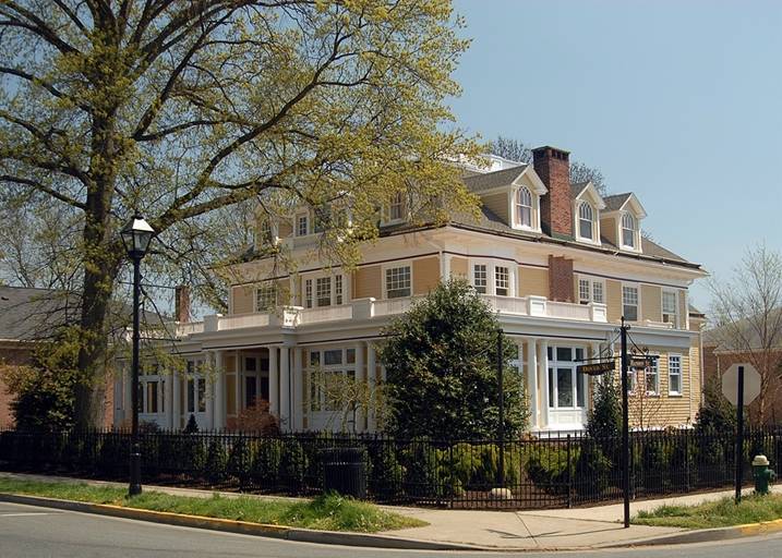 Boutique Hotel  - Award Winning Bed & Breakfast Inn for Sale - Easton Maryland - Own your own Hotel with Gourmet Restaurant! Michelin Travel Guide