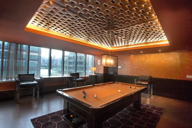 Long Island City ~ 2 Bedroom 2 Bath, Washer/Dryer with River Views ~ Sunny and Bright ~ Fast Commute to Grand Central, Times Square. No Broker Fee + Move In Bonus!