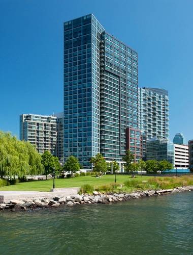 AMAZING *NO FEE*  ONE BEDROOM LUXURY LIC RENTAL 