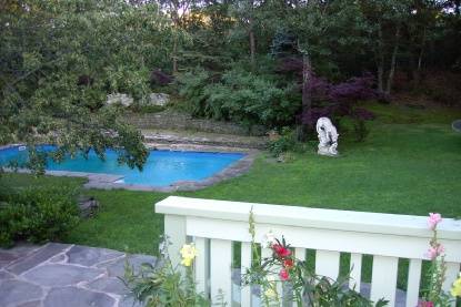 RUN AND RENT -Country Charmer Between Sag Harbor and Bridgehampton