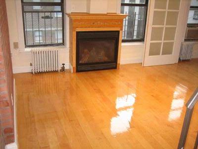**STUNNING 3 BEDROOMS 2 BATHROOMS DUPLEX PENTHOUSE IN GRAMERCY FOR RENT ~  PRIVATE ROOFDECK ~ EXPOSED BRICK ~ WASHER & DRYER ~ SKYLITES ~ A MUST SEE!!**