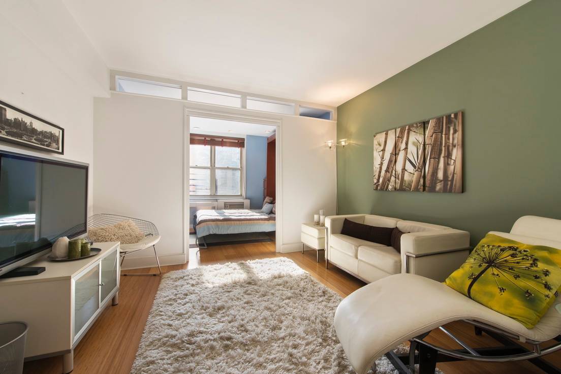 Chic Junior-One Bedroom Loft near Downtown Manhattan in Elevator Building
