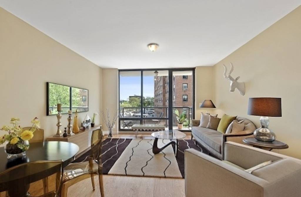 Rego Park/ Forest Hills: 2 Bdrm, 2 Bth Condo, Huge Terrace, Washer/Dryer, Roofdeck, Doorman!