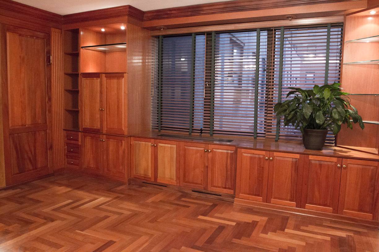 Luxury Junior One Bedroom , FULL SERVICE CONDO RENTAL, Free Pool & Gym