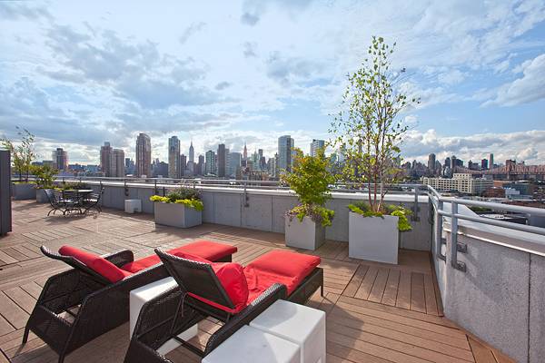Gracious 2 bed/2 bath with a home office at the Echelon Condo 