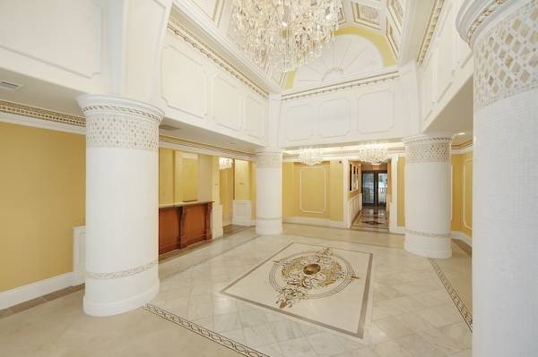 Rego Park/ Forest Hills: 2 Bdrm, 2.5 Bth, Balcony, Washer/Dryer, Fitness Ctr, Roofdeck, Doorman!