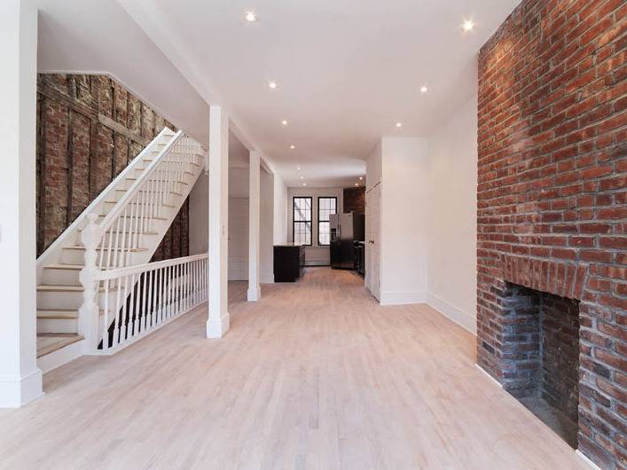 Private Town house Duplex Loft__2 entire floors((2 bed +home office))flex 3 bed _Gut renovations_lots of sq footage_Windows everywhere!!