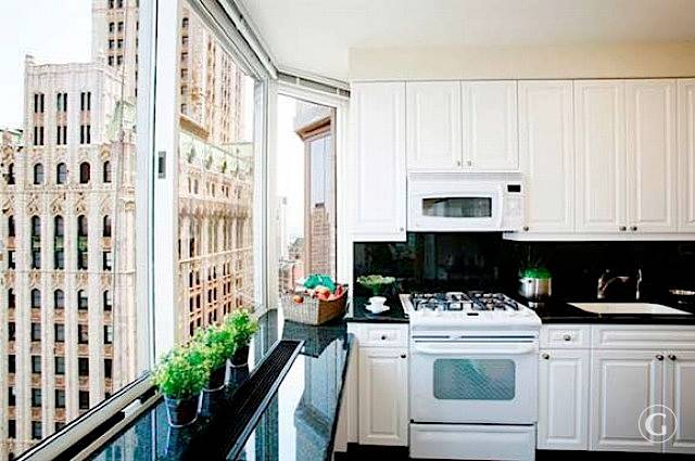 Luxury 2 Bedroom 2 Bath in Tribeca!! Astounding Views From 43rd Floor!! WOW!! Washer/Dryer Unit in Apartment!! Massive Mastersuite!! Heart of Downtown!! Call NOW!!!