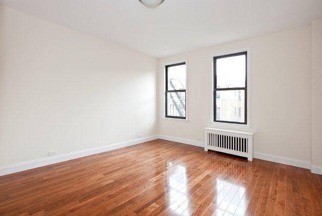 WEST GREENWICH VILLAGE  PENTHOUSE IN FULL SERVICE BUILDING - 4 BEDROOM/4 BATHROOM - 1900 SQ FT TERRACE - SKYLIGHTS AND HIGH CEILINGS. 