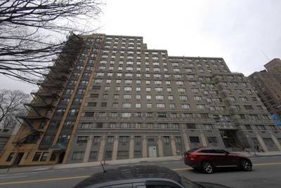 PERFECT SHARE!!! CONVERTIBLE 2 BEDROOM BEAUTIFUL UPPER WEST SIDE DOORMAN BUILDING 