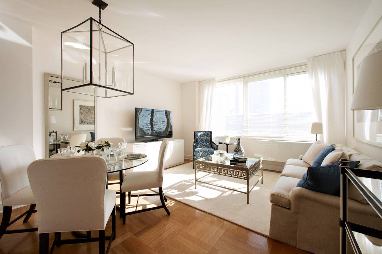 UPPER WEST SIDE, STUNNING ONE BEDROOM, LUXURY BUILDING, CONDO FINISHED, WASHER/DRYER, GYM, POOL, NO BROKER FEE
