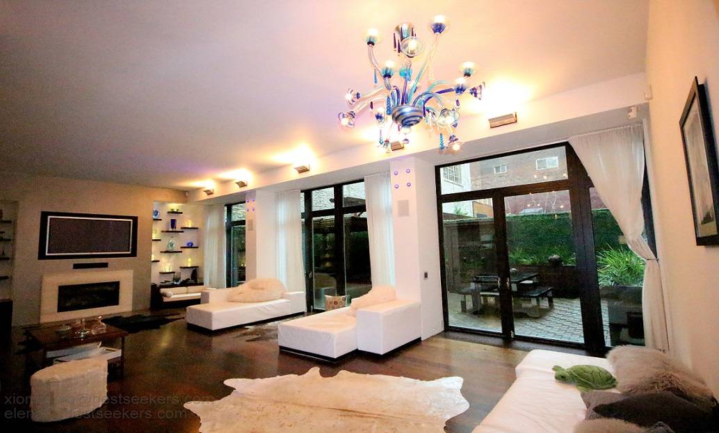 Chic Design, RareTown Home combined with the ease and Luxurous maintanance of a high rise**Massive space with 2 private outdoor spaces! Tribeca ~