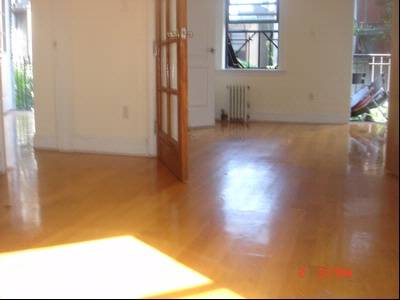 Beautiful Soho 3 Bedroom 2 Bath..Washer/Dryer in Unit!! Stainless Steel Kitchen..Diplomats Welcome
