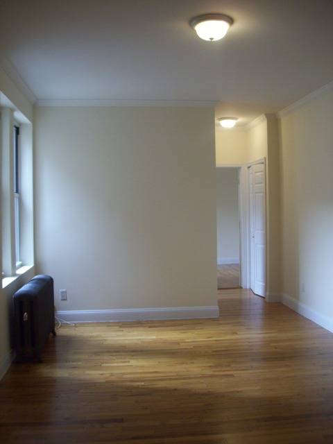 TREE LINE ST*LOW 10'S AND 6 AVE * BEAUTIFUL PREWAR BLDG*ELEVAROE/LAUNDRY* GUT RENOVATED