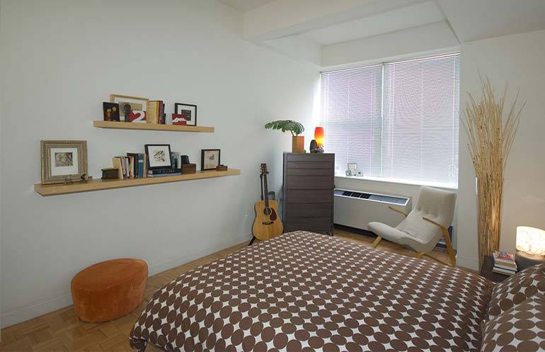 TRIBECA****1,200 SQUARE FOOT****11-FOOT CEILINGS****TWO BED/TWO BATH