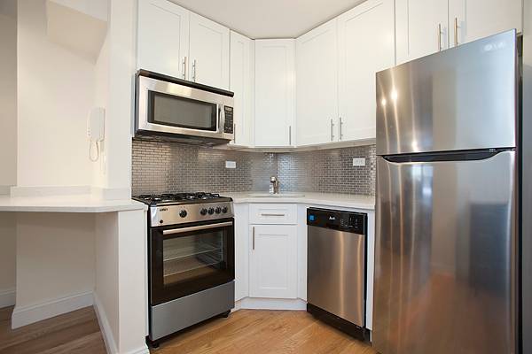 Sponsor Renovated One bedroom in desirable building and location- No board approval
