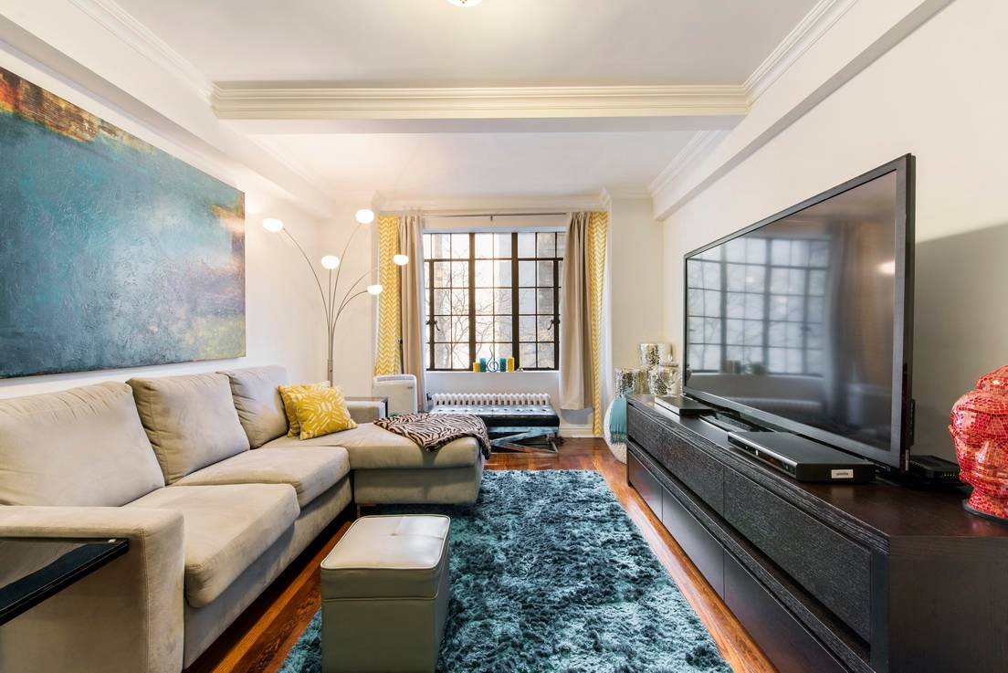 Renovated JR 1 Bedroom, low maintenance, Move In ready!  Close to Grand Central