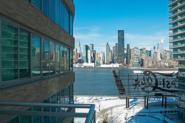 Elegant and Luxurious One-Bedroom For Sale at the View Condominium in LIC!!!  Just Minutes to Midtown Manhattan.