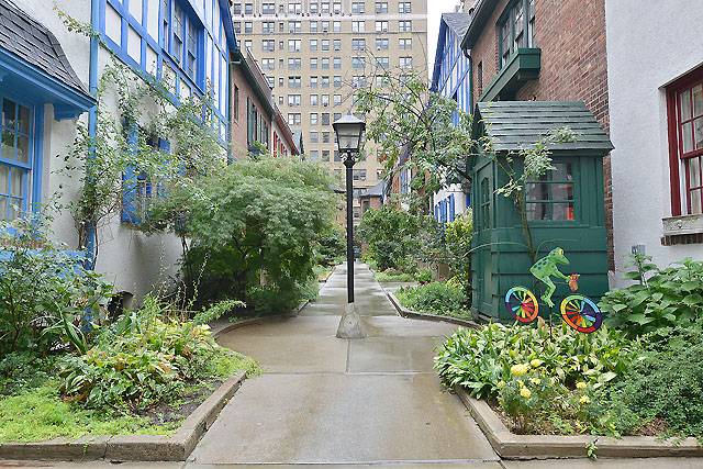 Cozy Two Room Studio with Access to Pomander Walks Private Landmarked Garden 