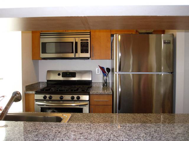 Best Priced Studio in Financial District! - No fee! 
