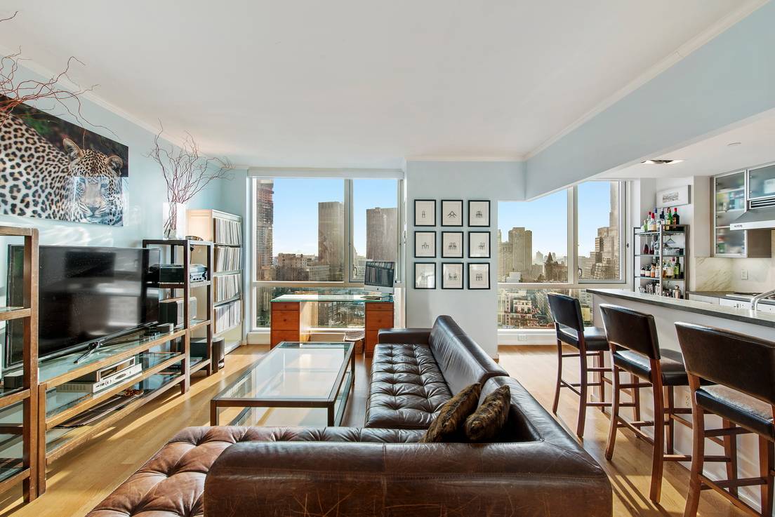 High Floor 2 Bed 2.5 Bath in 200 Chambers in Tribeca! 
