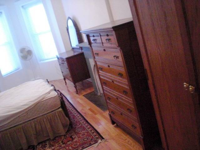 Great $$VALUE$$$ Long Island City 1BR (approx 800sf) in Historic Bldg Near Vernon Blvd and 7 Train