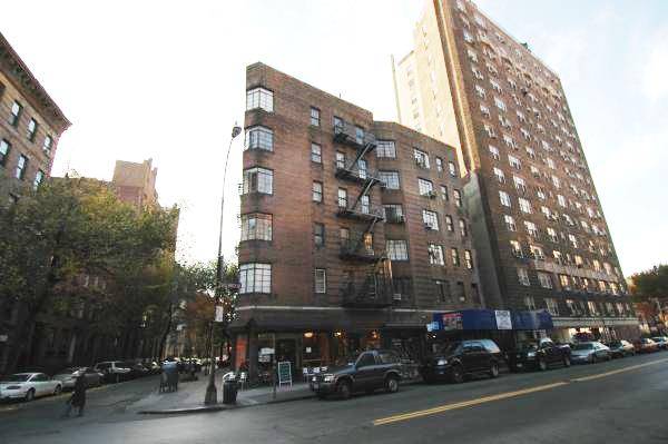 Charming Studio Apartment in WEST VILLAGE.  Granite counterops, SS Applicances.
