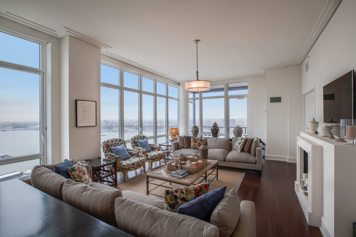 Spectacular, Immaculate, 4 Bedroom, 4.5 Bath Multi-Corner Penthouse with Terrace and Breathtaking Views