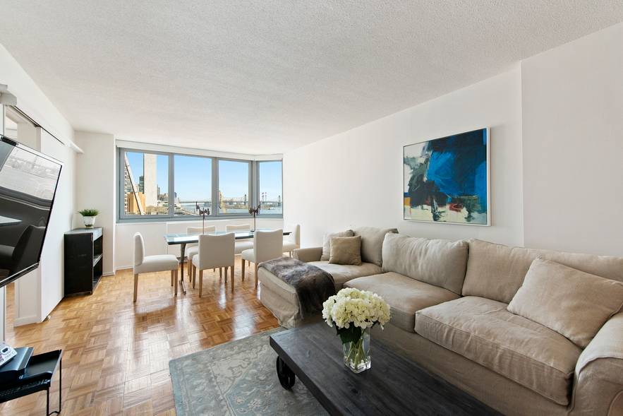 Fantastic 2 Bedroom Apartment with Water Views at View 34
