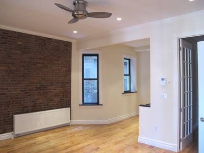 **STUNNING AND LARGE 4 BEDROOMS ~ 2 BATHROOMS FOR RENT IN MIDTOWN WEST ~ BALCONY ~ EXPOSED BRICK ~ WASHER & DRYER ~ PRIME LOCATION ~ NOW SHOWING!**