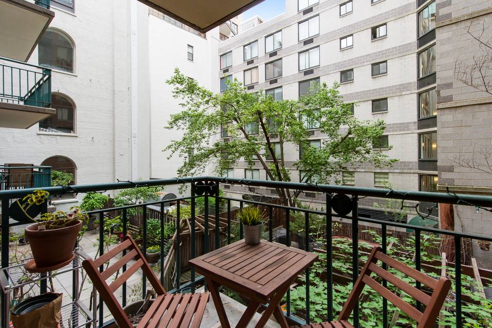 PERFECT STUDIO w/ Balcony in TribeCa