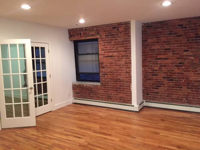 New York City XXX Bohemian Modern Condo-Sublet XXX Exposed Brick ** UNDER MARKET VALUE ** Pets Allowed XXX NEW XXX 1100sf 3 Bedroom / 1.5 Baths - $4500/month