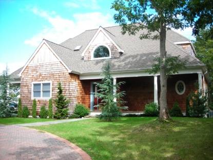 Private 5 bedroom NEAR THE HARBOR and close to Easthampton Village