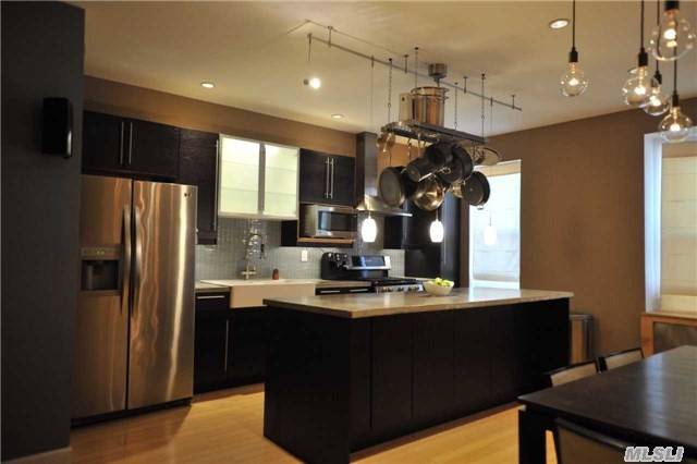 Stunning 3 Bedroom Brownstone Apt -Brooklyn