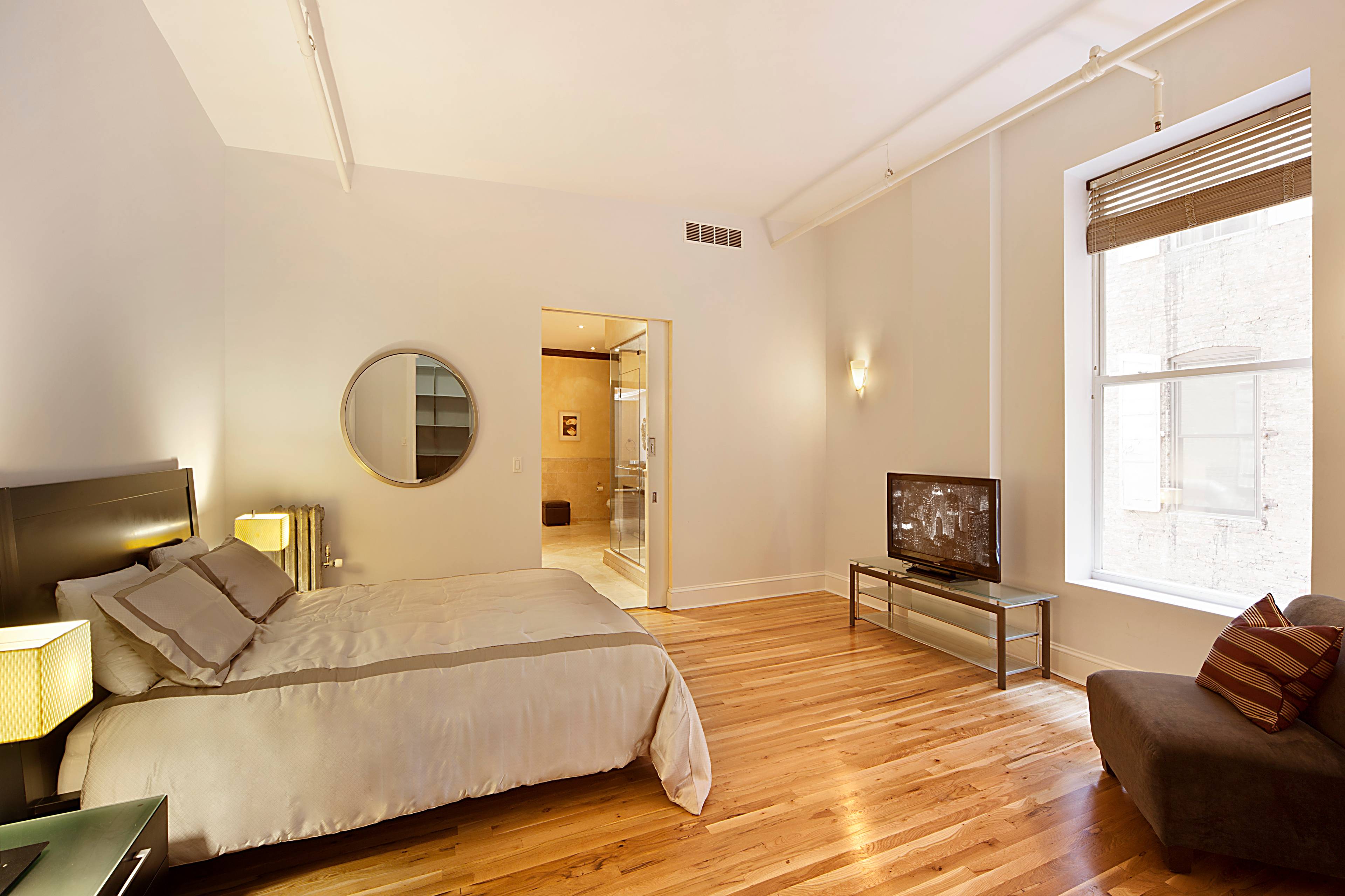 Luxurious Full Floor Loft spans an entire city block 