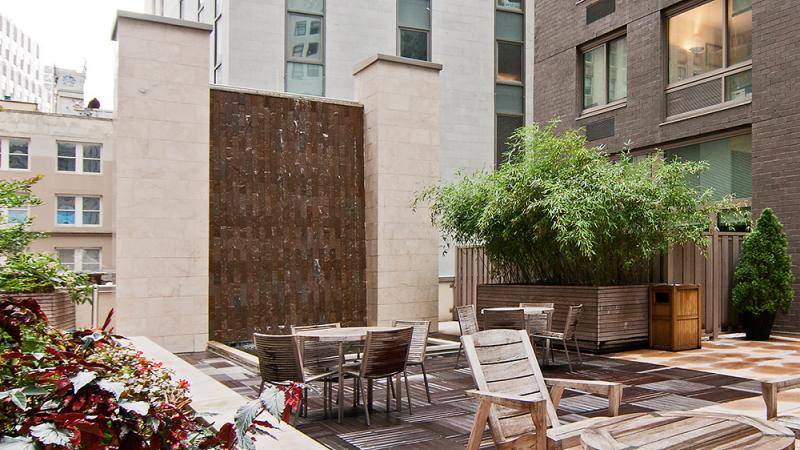 1 BD/1BA...FINANCIAL DISTRICT...HIGH END AMENITIES... HUGE LIVING SPACE,SOUTH STREET SEAPORT,CENTURY 21