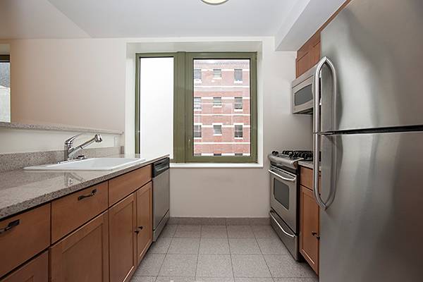 Newly constructed  condo One Bedroom on hign  floor with Open Skline and city views