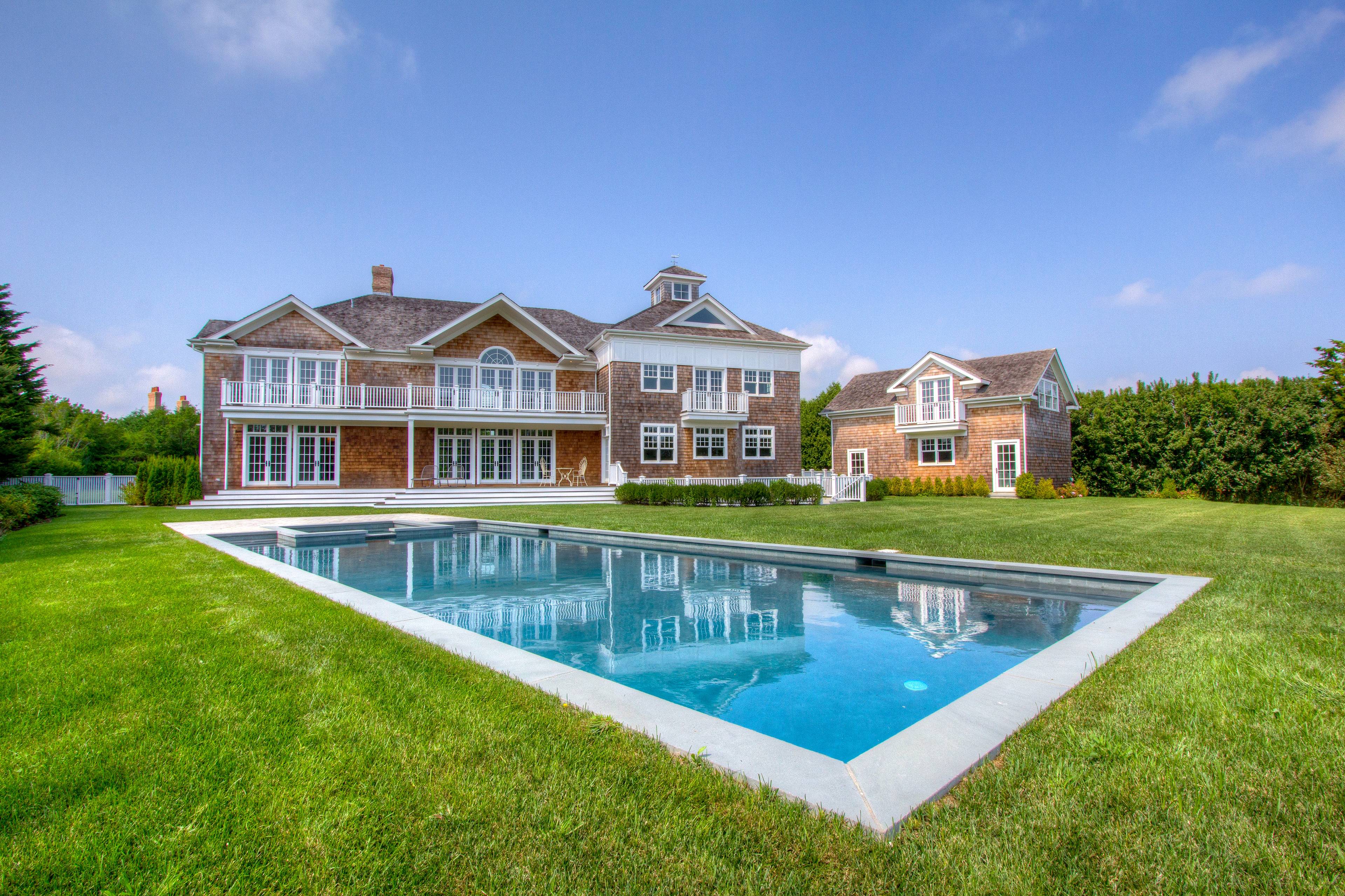 BRIDGEHAMPTON SOUTH NEWLY CONSTRUCTED NESTLED BETWEEN HORSE COUNTRY AND THE BEACH