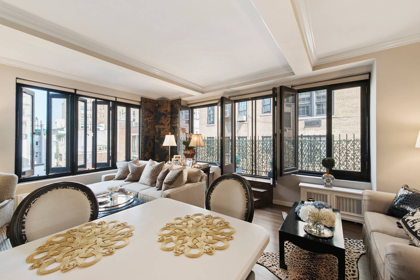 Gorgeous 1 Bedroom With Outdoor Space Steps To Central Park