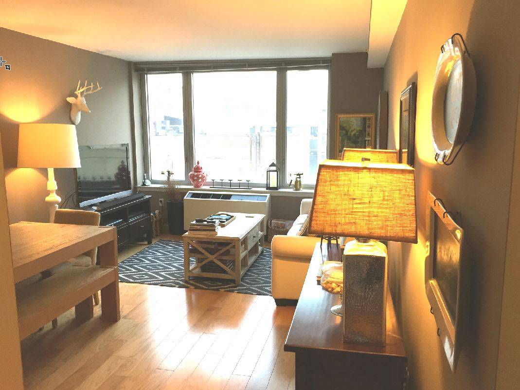 NO FEE! Enormous South Facing One Bedroom at The Helena