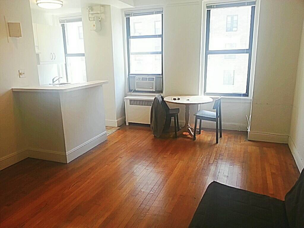 New Listing : Hi Floor, Quiet, Sunny Prewar Studio w White Glove Service on Prime West End Ave