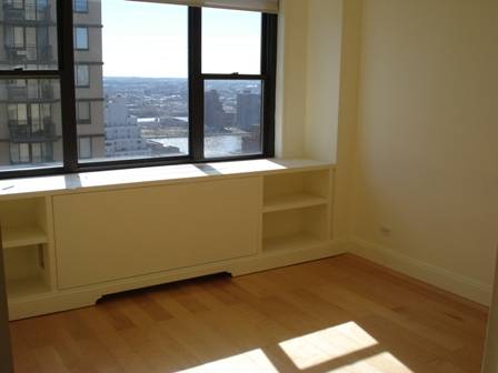 Totaly Renovated High Floor Large 1 Bedroom in a Luxury Condominium on the Upper East Side