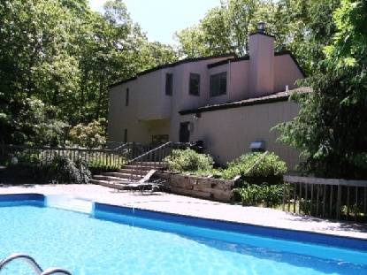 PRIVACY AND RELAXTION IN WATER MILL NORTH