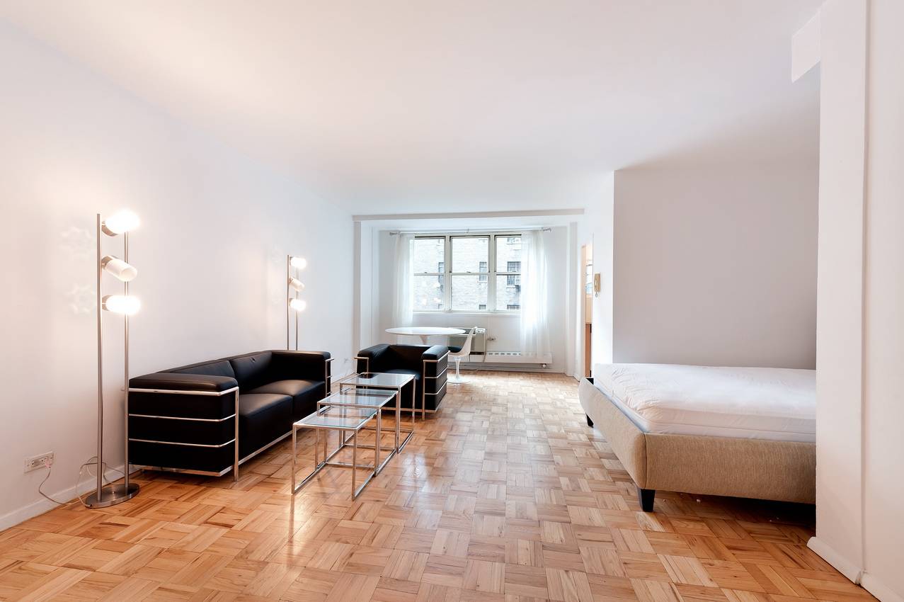The Randall House,63 East 9 Street,# 4D    * Alcove Studio*