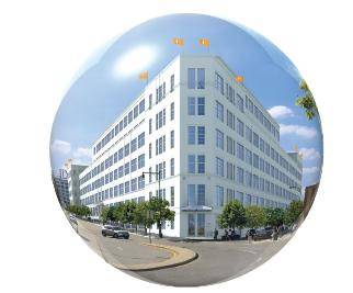 Contenmporary  Lofts 14' ft Ceiling  852 SF Large Studio with Home office and huge dramatic closet